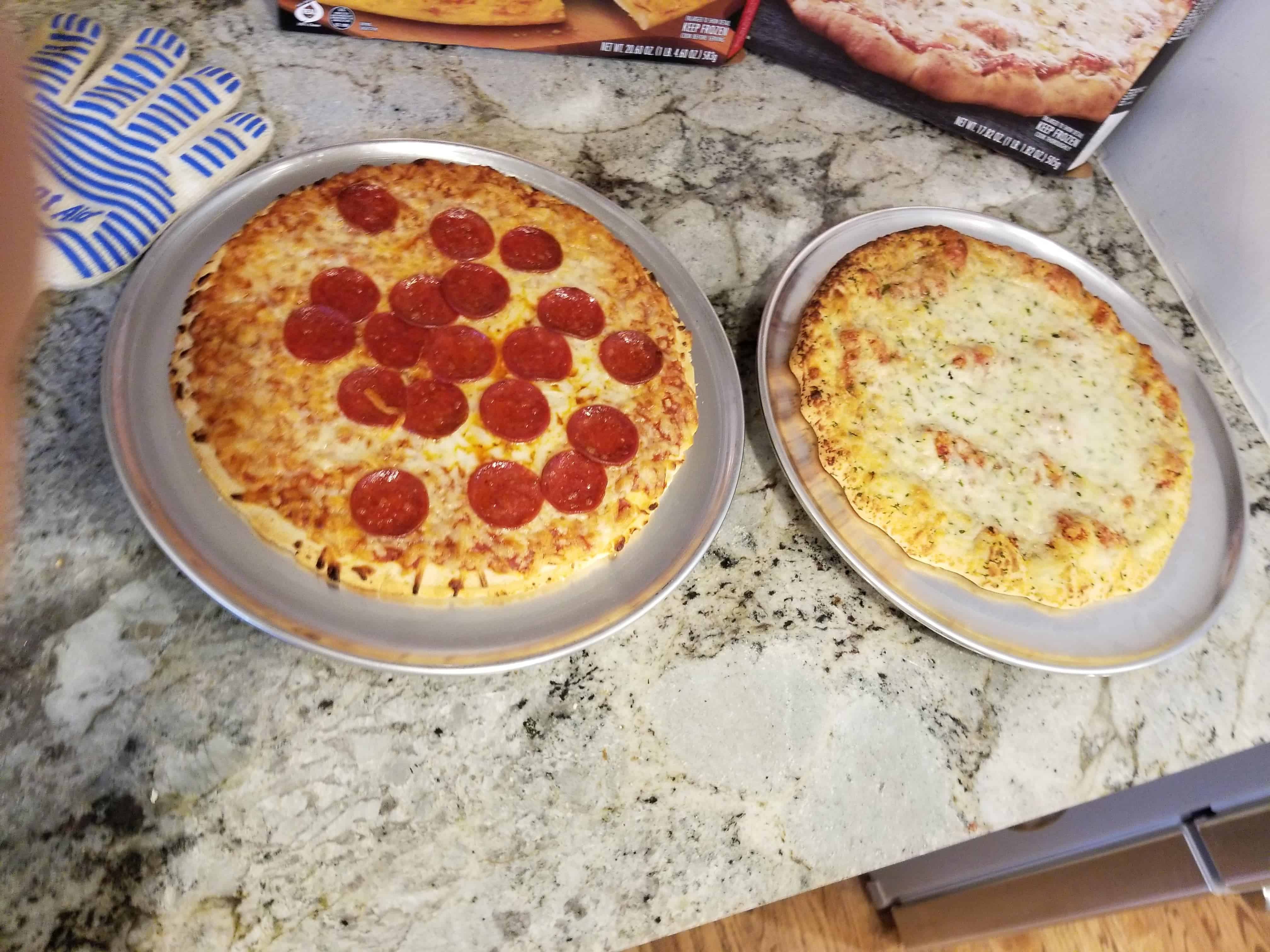 With so many flavors, pizza is easily a family favorite and makes everyone happy. Check out Red Baron pizza and more tips for reducing summer chaos at Made In A Pinch-min