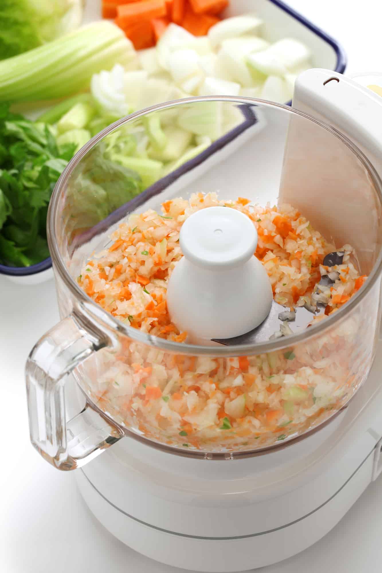 A food processor makes a wonderful affordable kitchen gift for your loved ones and friends. Get more ideas at Made in a Pinch and follow us on Pinterest