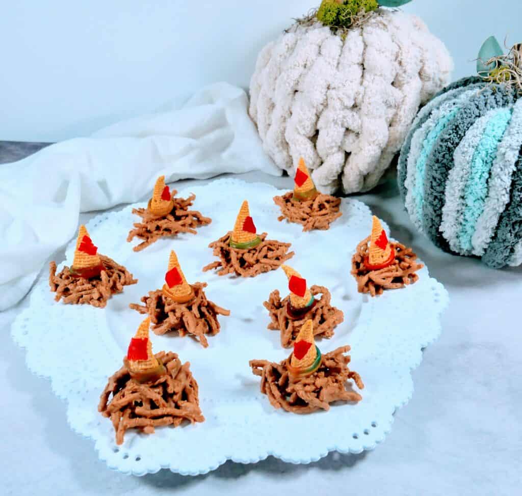 Scarecrow Hat Snacks make cute and easy fall snacks kids love
