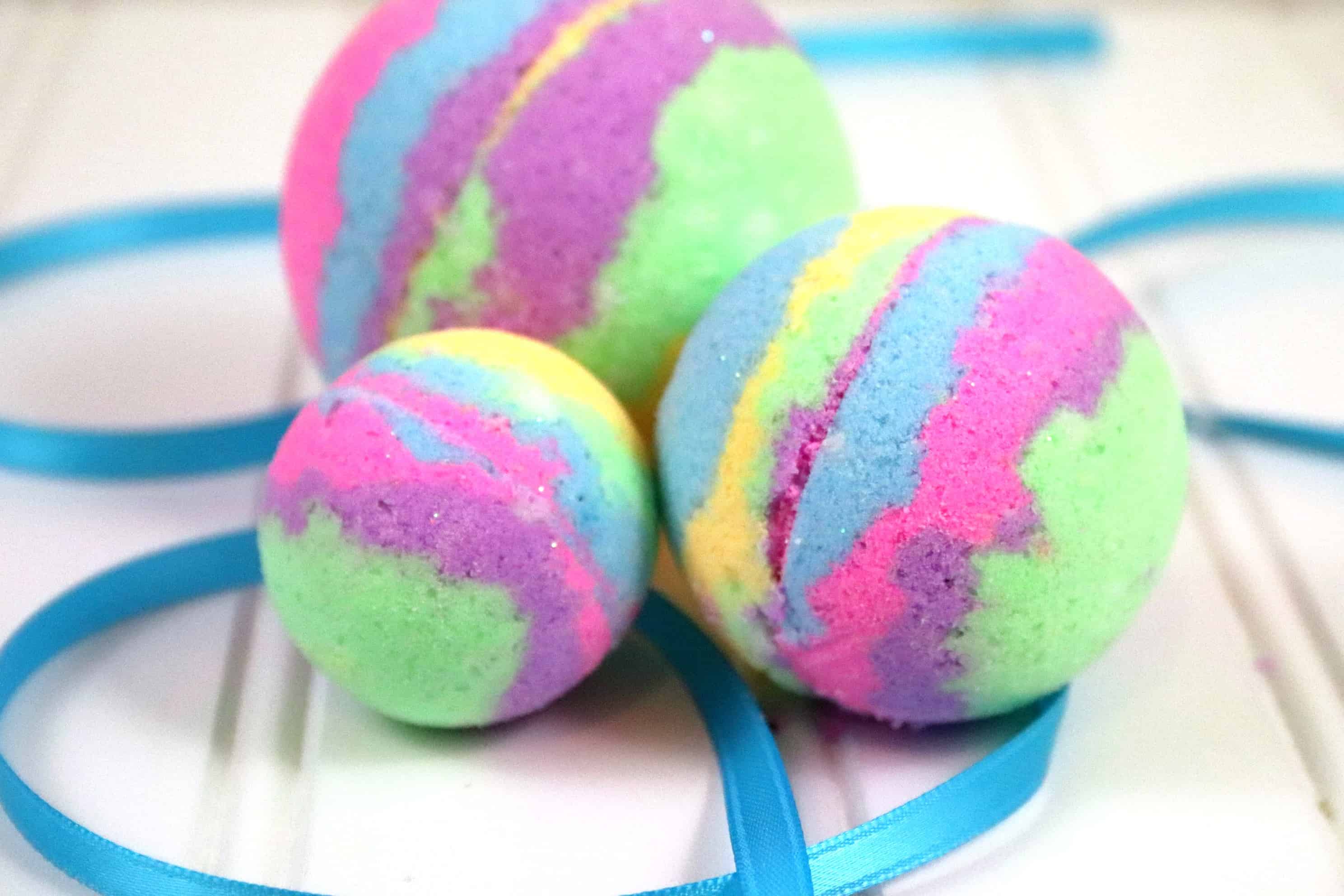 Easy DIY GlowInTheDark Bath Bombs For Kids Made In A Pinch