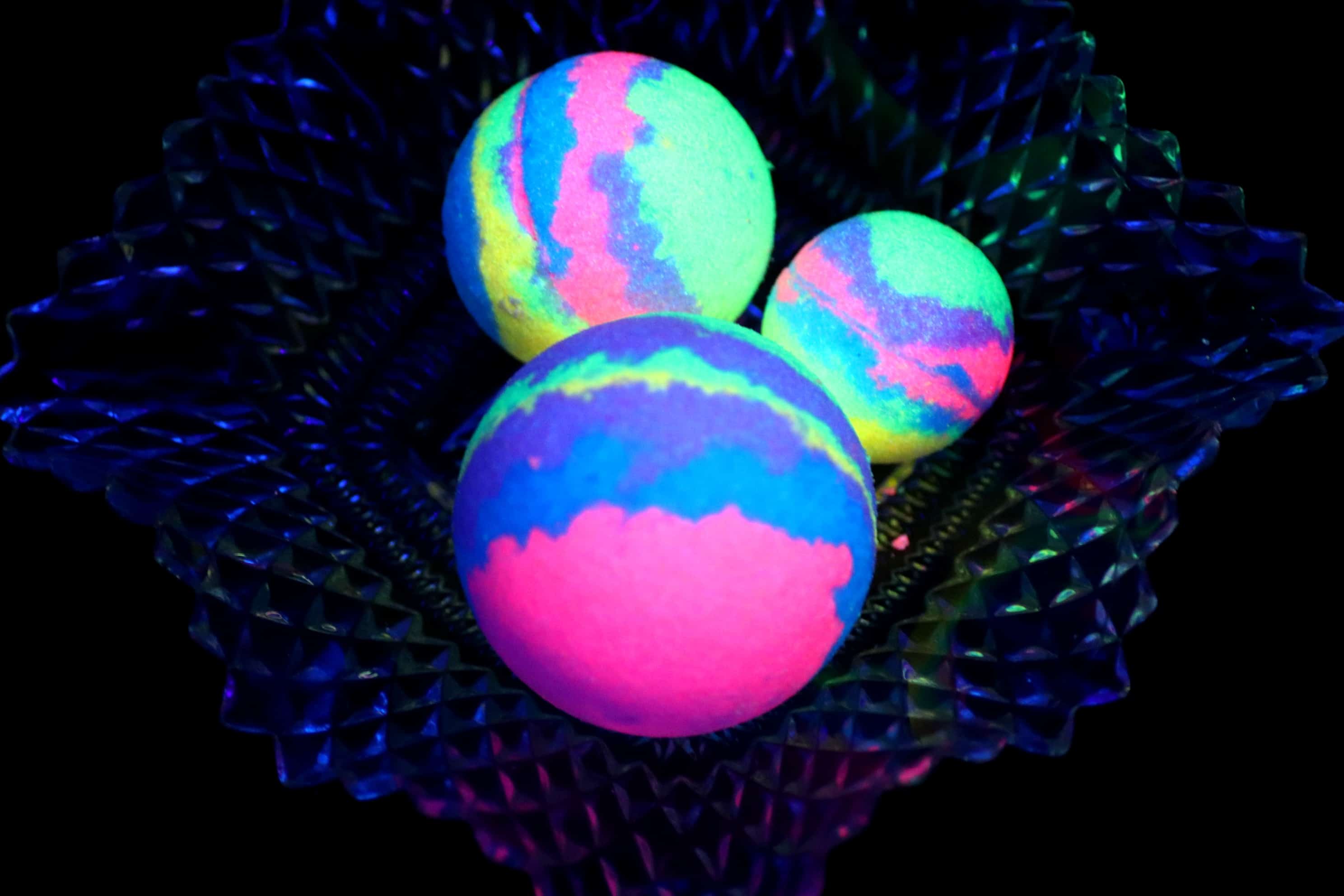 Easy DIY GlowInTheDark Bath Bombs For Kids Made In A Pinch