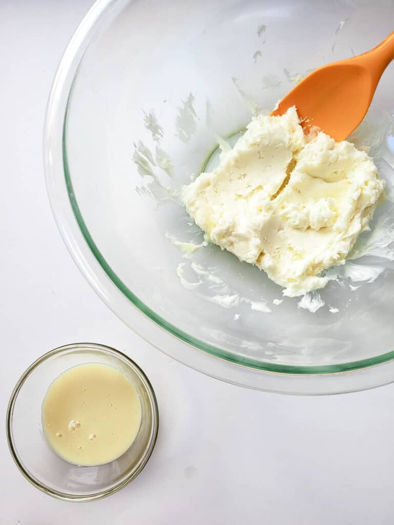 white chocolate in glass bowl