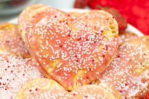 Air Fryer Valentine's Day pop tart closeup