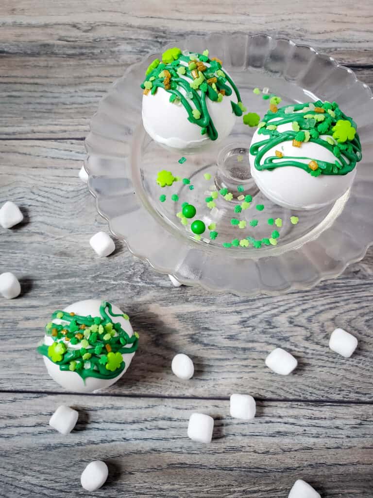 finished St. Patrick's Day DIY hot cocoa bombs
