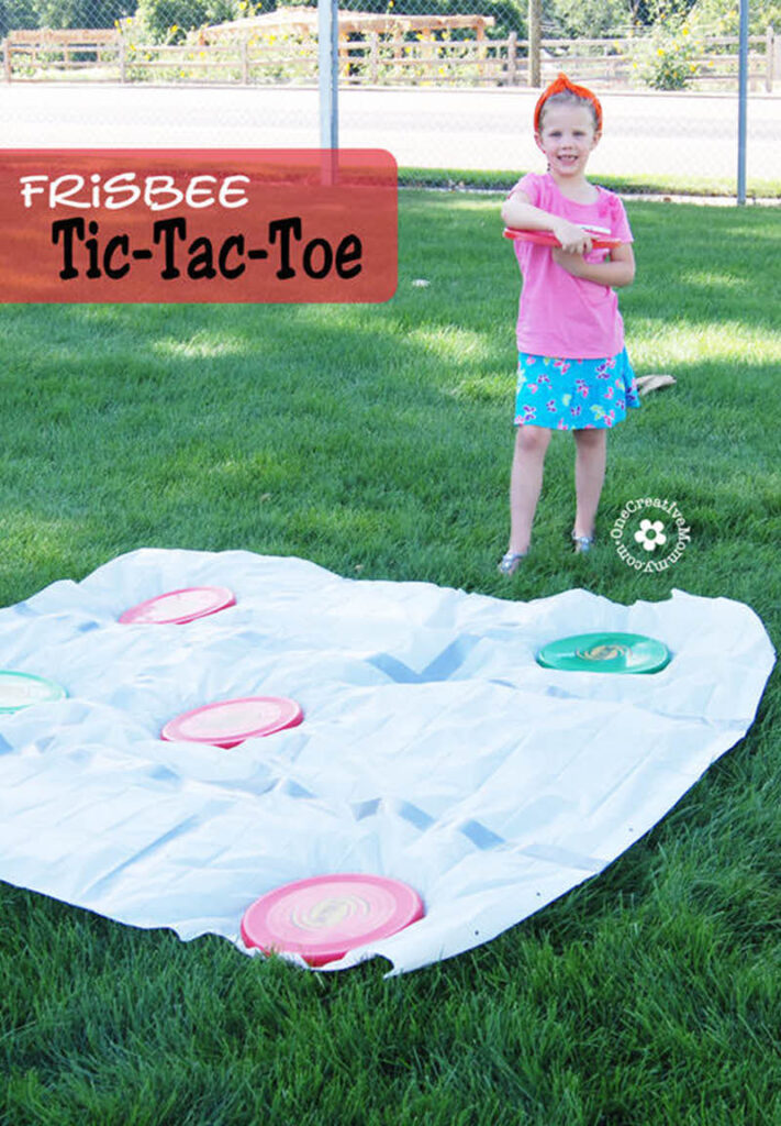 frisbee tic-tac-toe family yard game