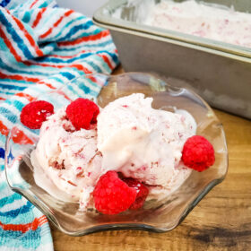 no-churn raspberry ice cream