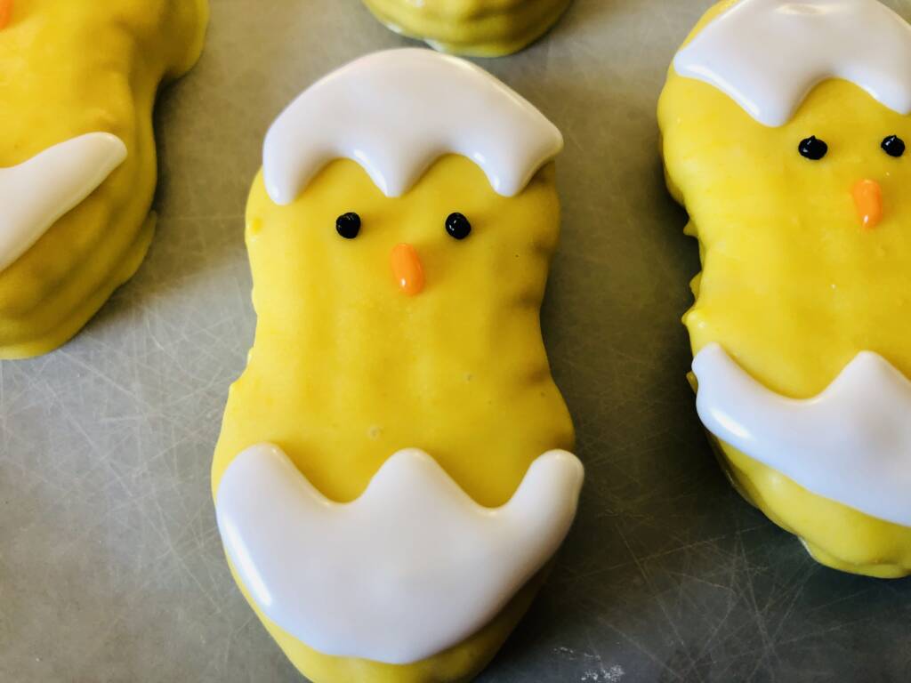 finish chick cookie