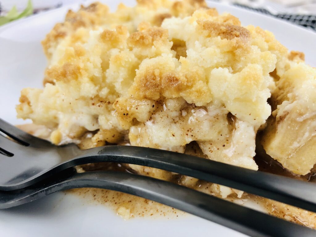 apple cream cheese pie closeup