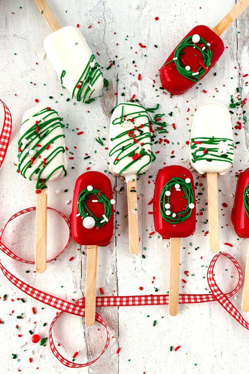 Christmas Cakesicles (Christmas Cake Popsicles) Made In A Pinch