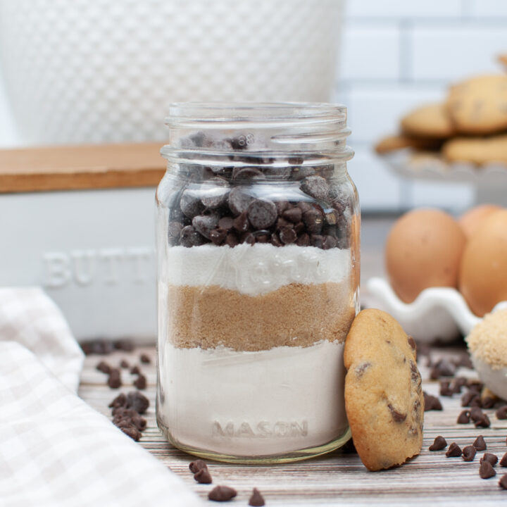 chocolate chip cookie mix in a jar